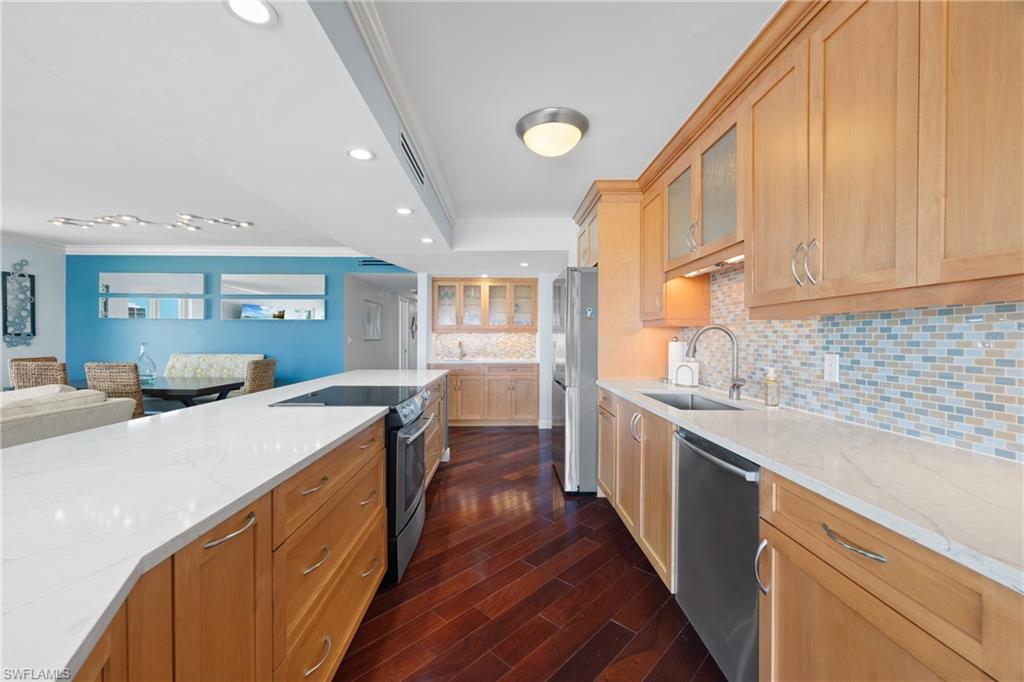 250 Park Shore DR 803 photo 7
