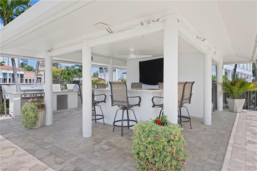250 Park Shore DR 803 photo 31