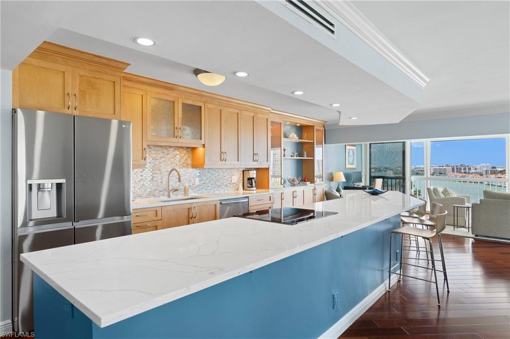 250 Park Shore DR 803 photo 8