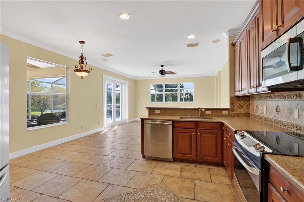 12585 Gemstone CT photo 17