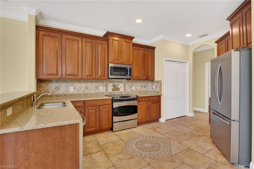 12585 Gemstone CT photo 16