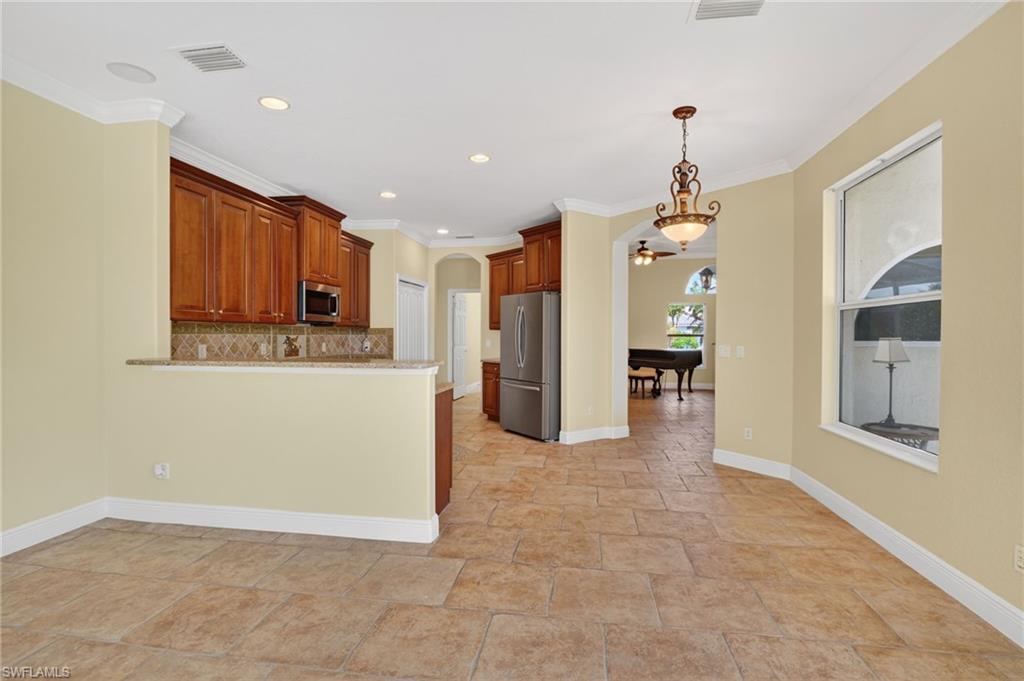 12585 Gemstone CT photo 14