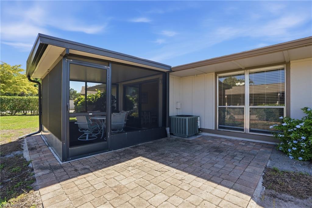 4289 Island CIR 1 photo 33