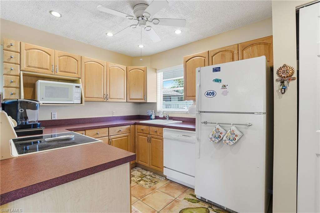4289 Island CIR 1