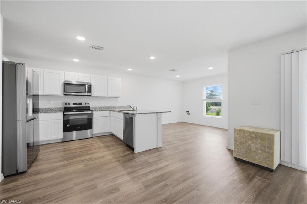 1144 Ebert ST E photo 27