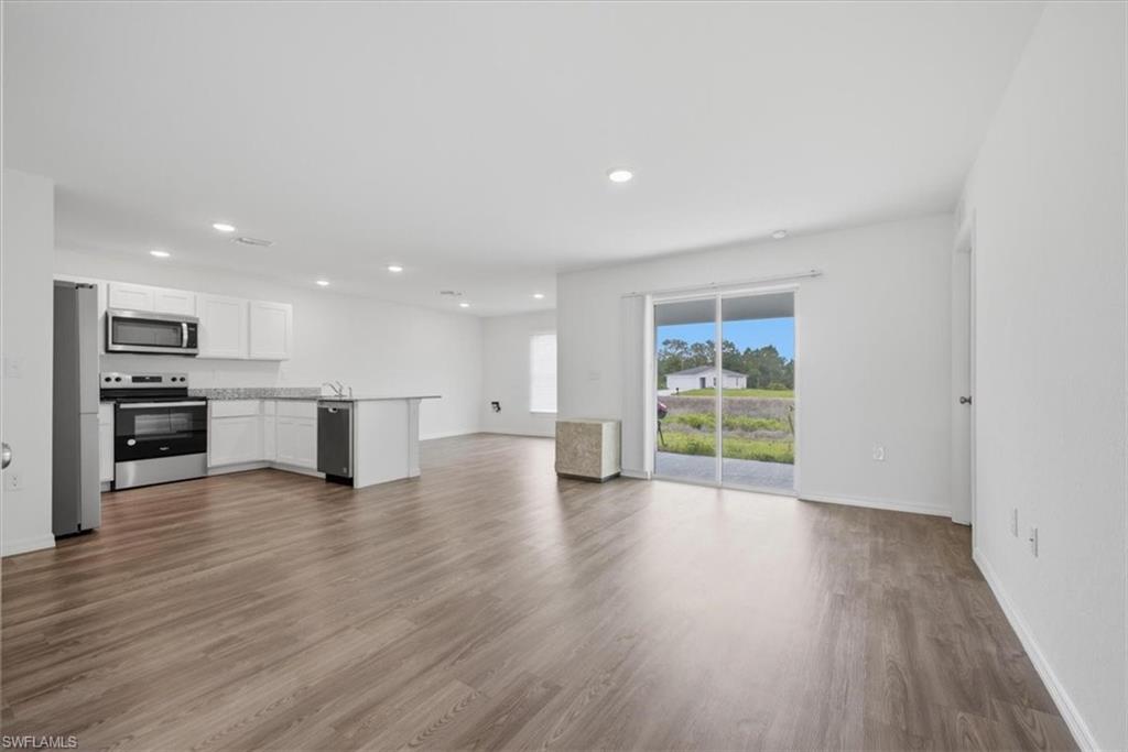 1144 Ebert ST E photo 6