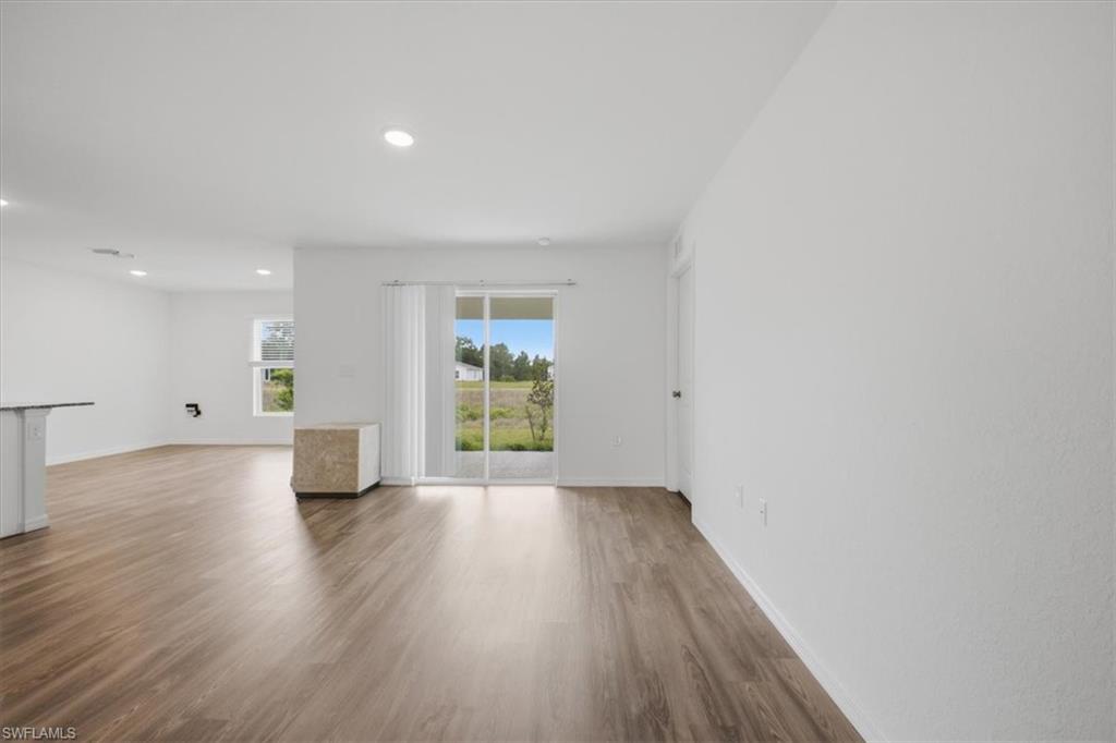 1144 Ebert ST E photo 26