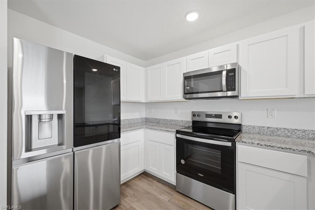1144 Ebert ST E photo 9