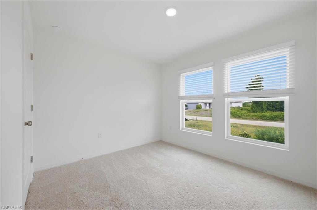 1144 Ebert ST E photo 24