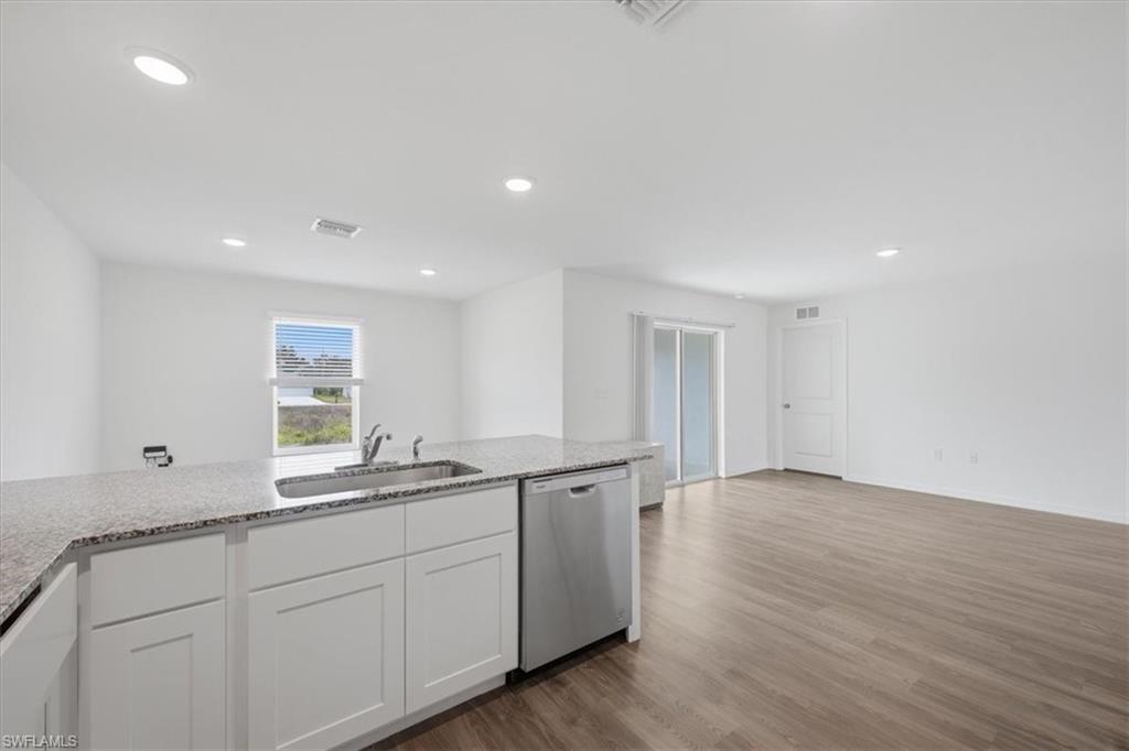 1144 Ebert ST E photo 11