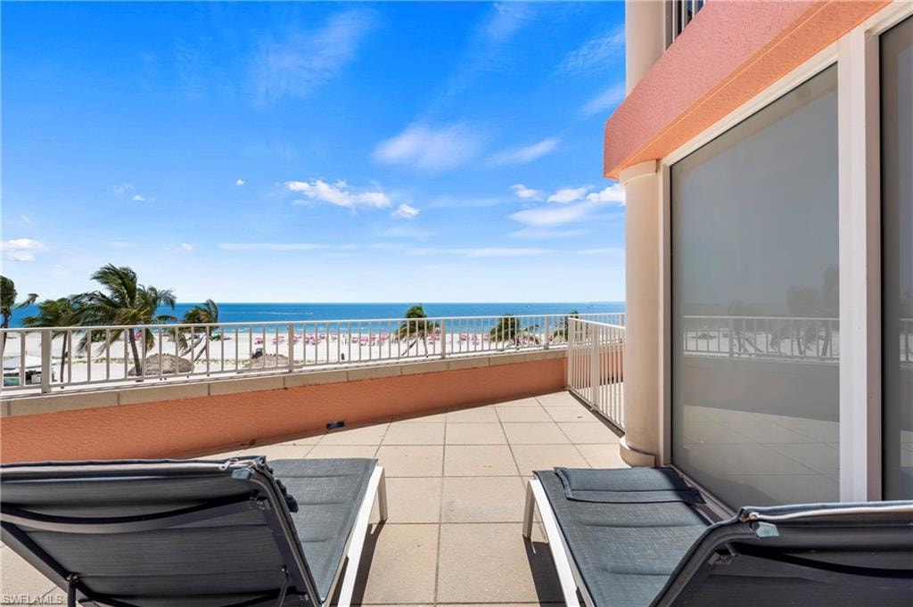 190 Estero BLVD 202