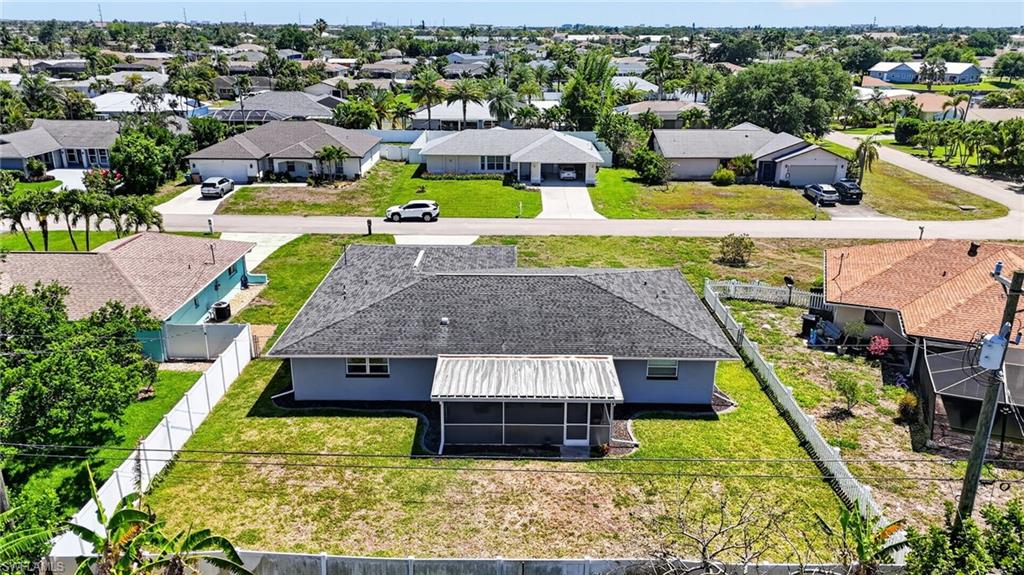 1305 SE 37th TER