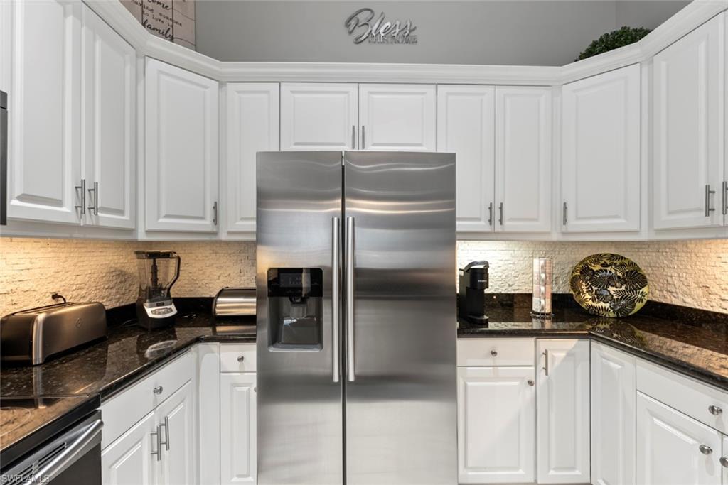 6051 Shallows WAY photo 16