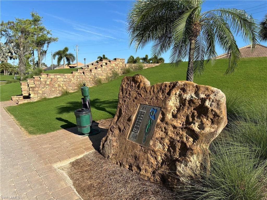 18 hole course designed by Gordon Lewis.