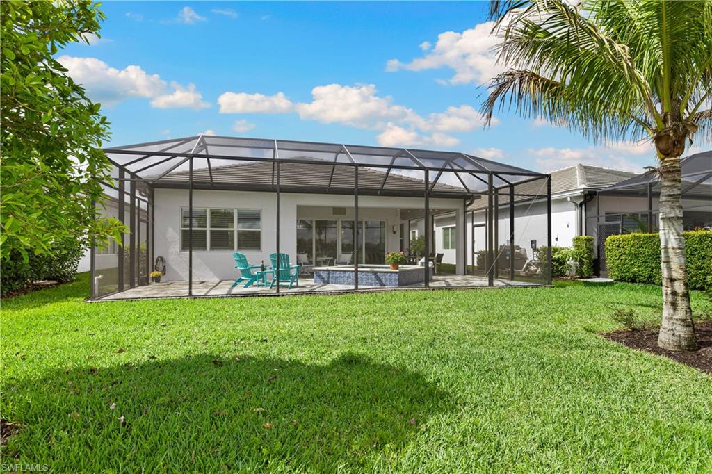 Expansive screened lanai