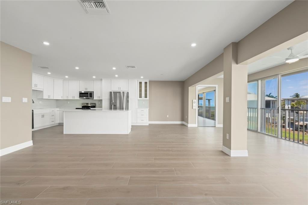 1341 Middle Gulf DR 14C photo 17