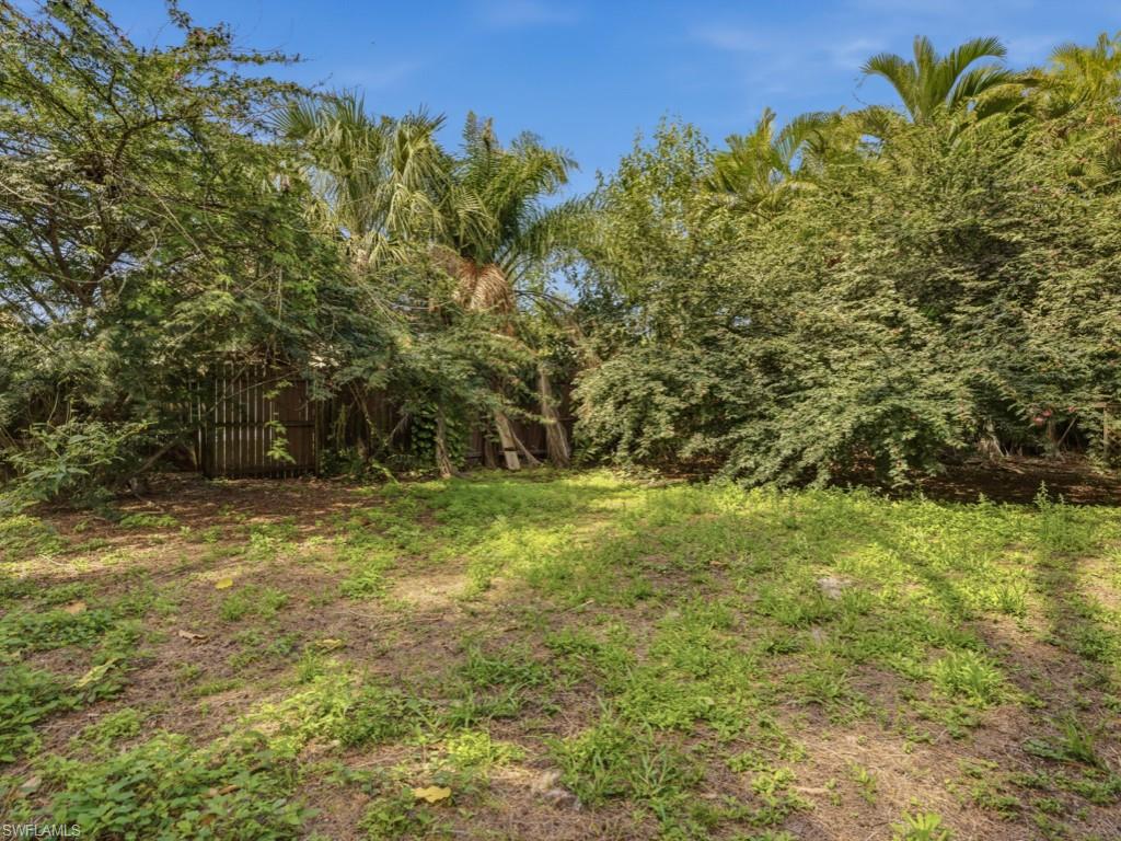 2022 Frederick ST photo 23