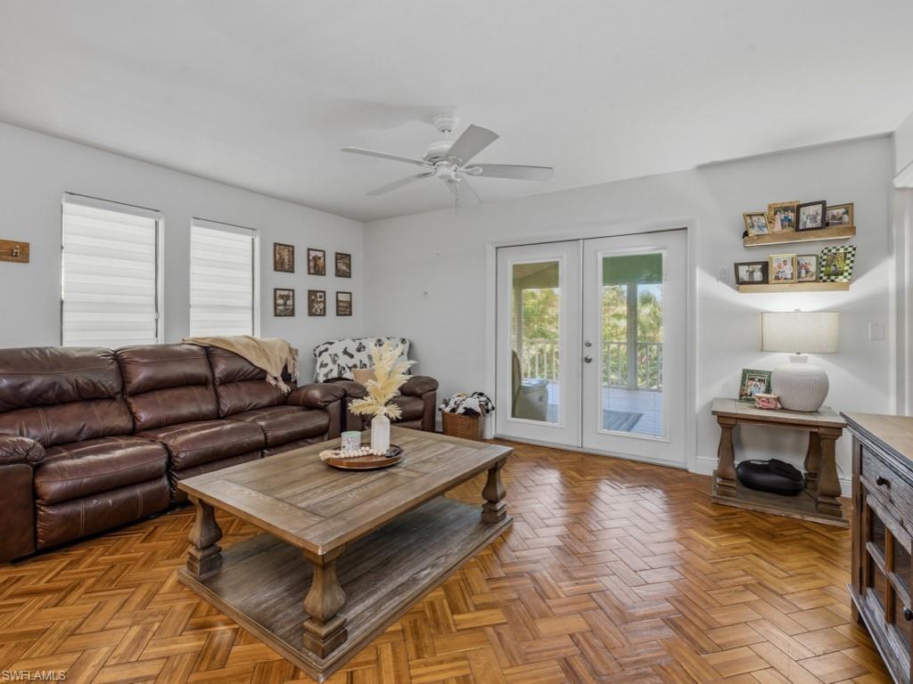 2022 Frederick ST photo 13