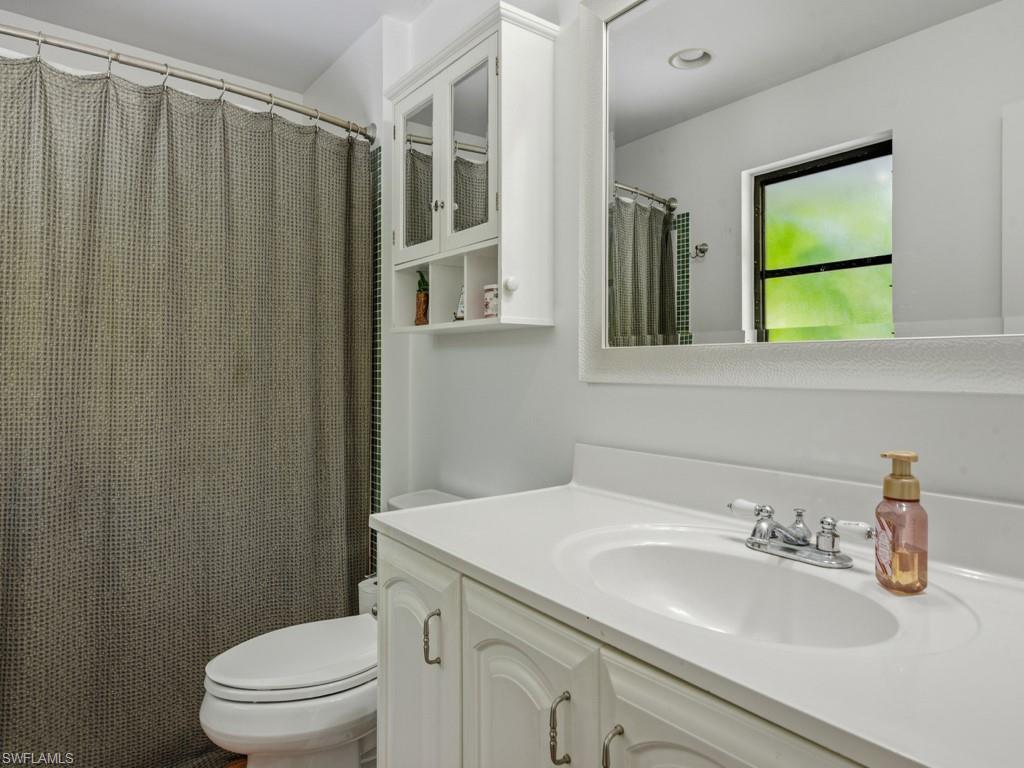 2022 Frederick ST photo 17