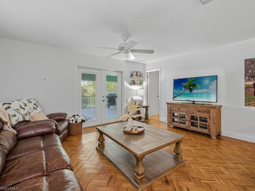 2022 Frederick ST photo 14