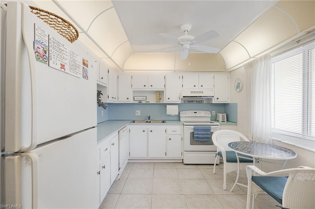 385 Palm DR 1732 photo 6