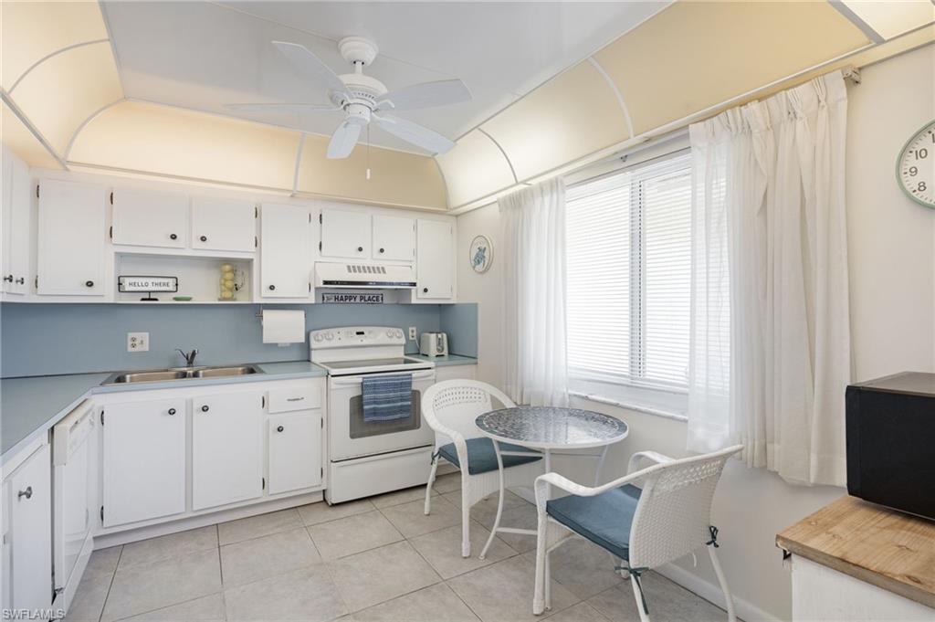 385 Palm DR 1732 photo 7