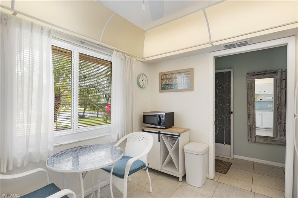 385 Palm DR 1732 photo 9