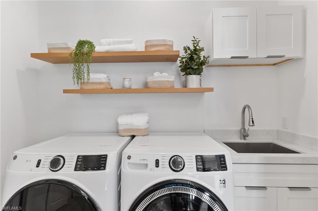 176 Jeepers DR photo 33