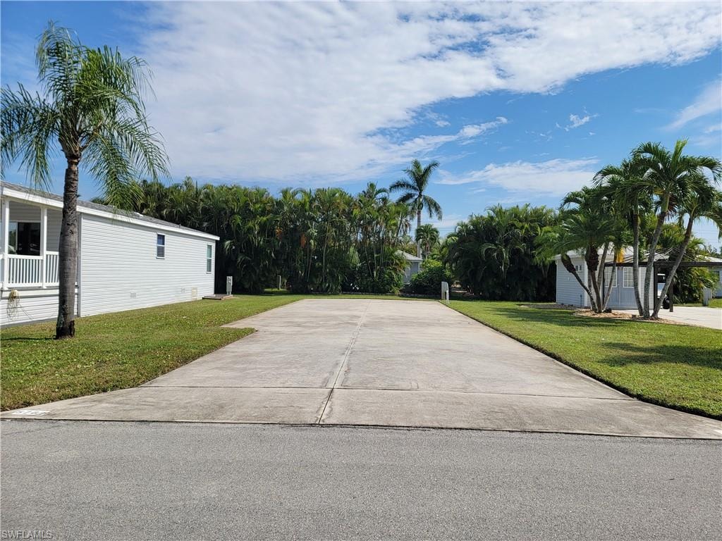 View of street with driveway