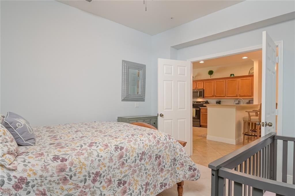 Queen bedroom with full size crib
