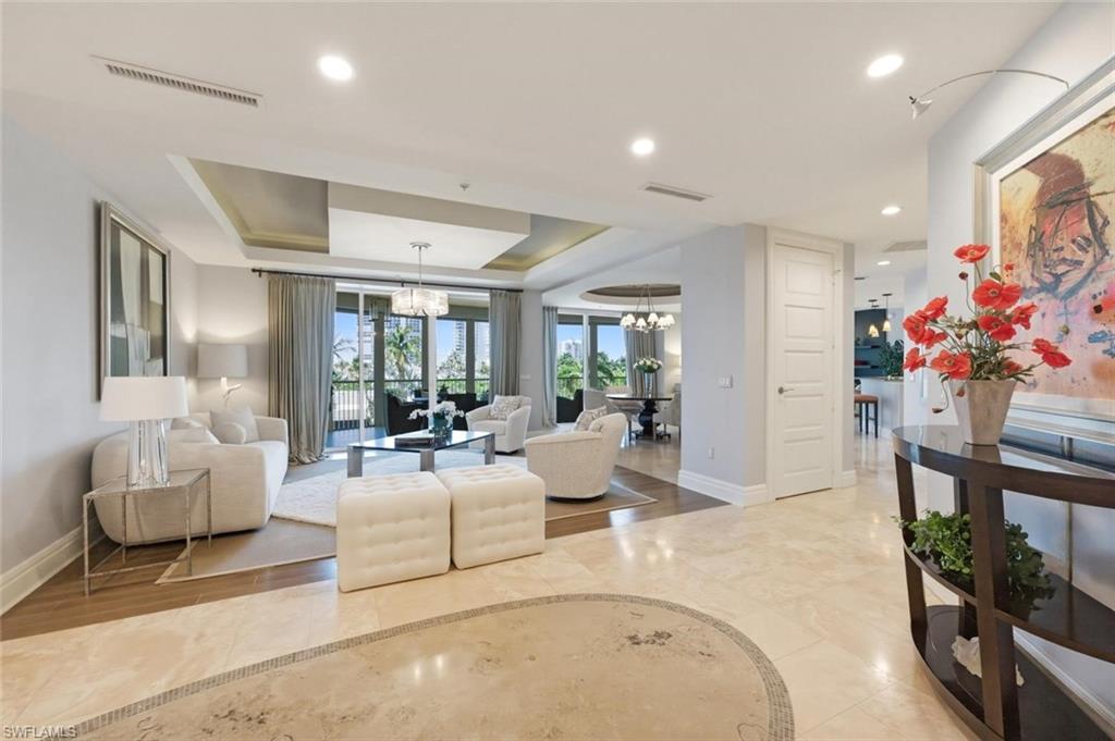 4501 Gulf Shore BLVD N 404