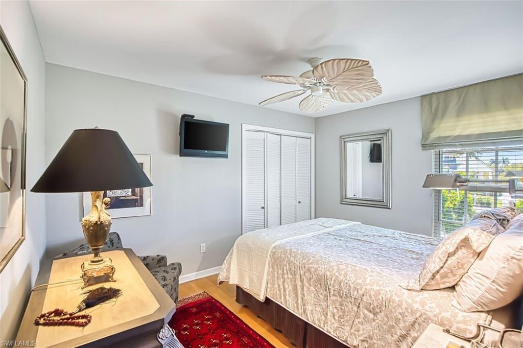 Guest-Bedroom-1 has a Queen Size Bed