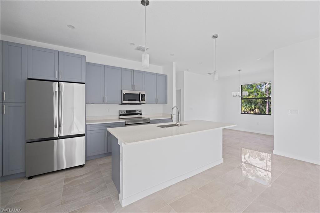1133 Alvin AVE