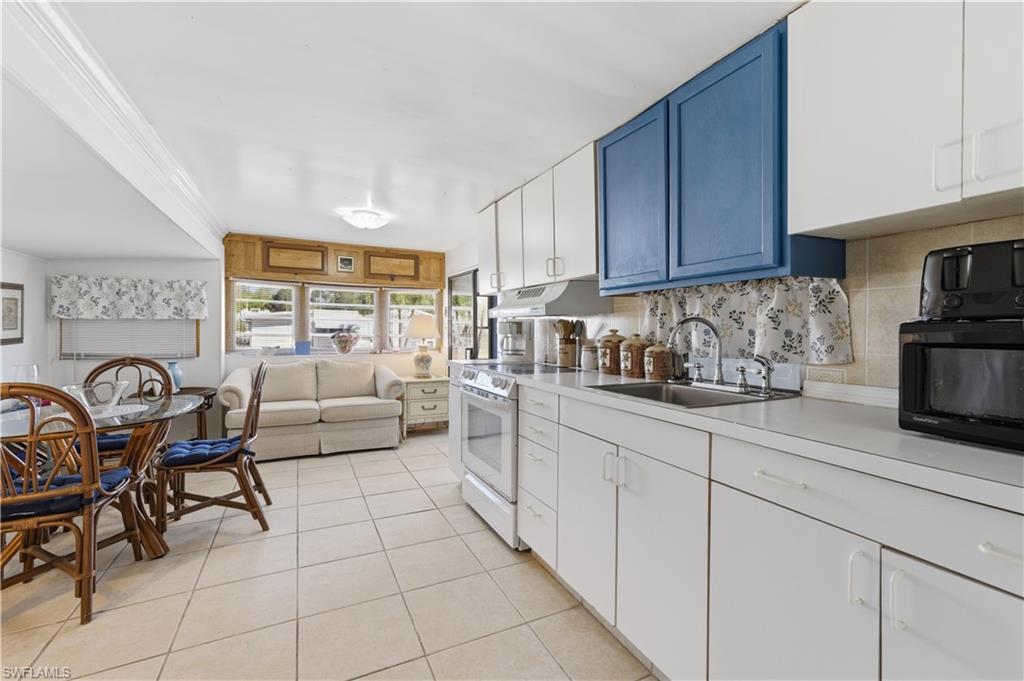 17 Jade DR 17J photo 9