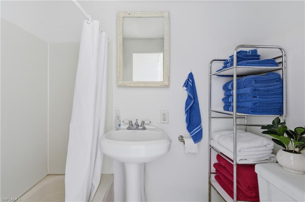 17 Jade DR 17J photo 14