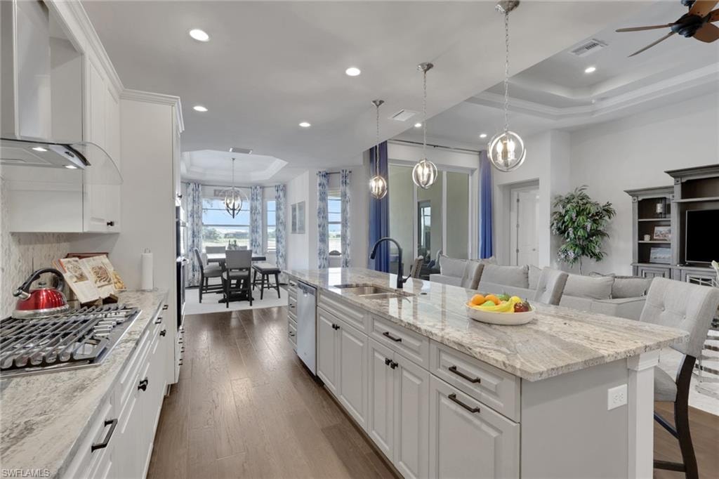 8924 Mustique LN