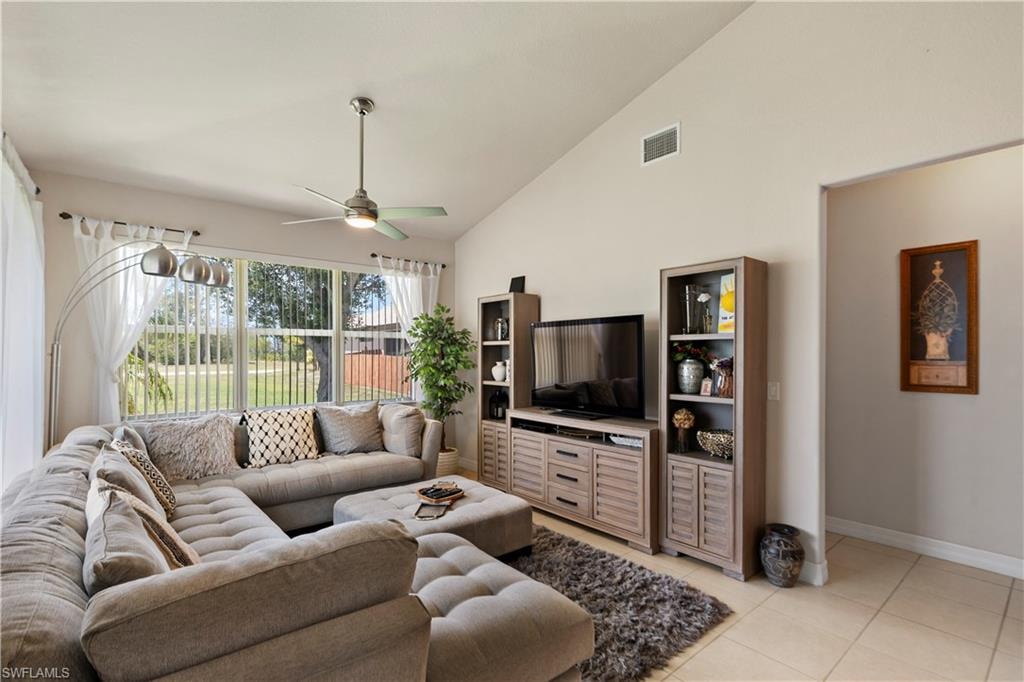 126 SW 39th PL