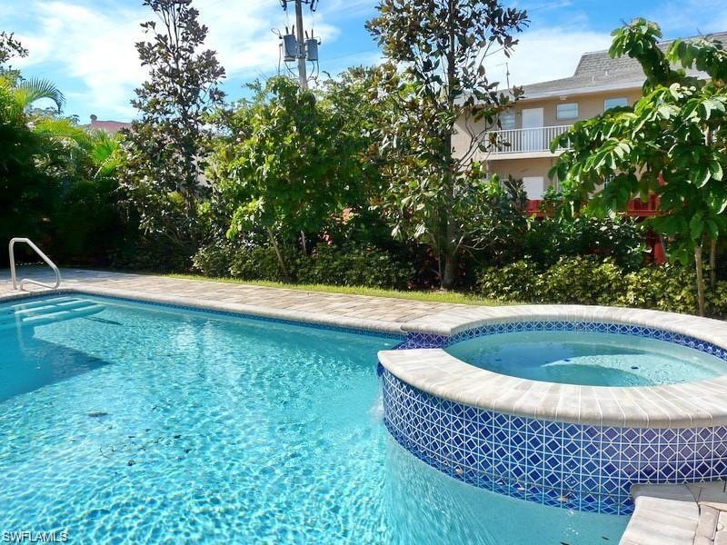 264 Castaways ST photo 16
