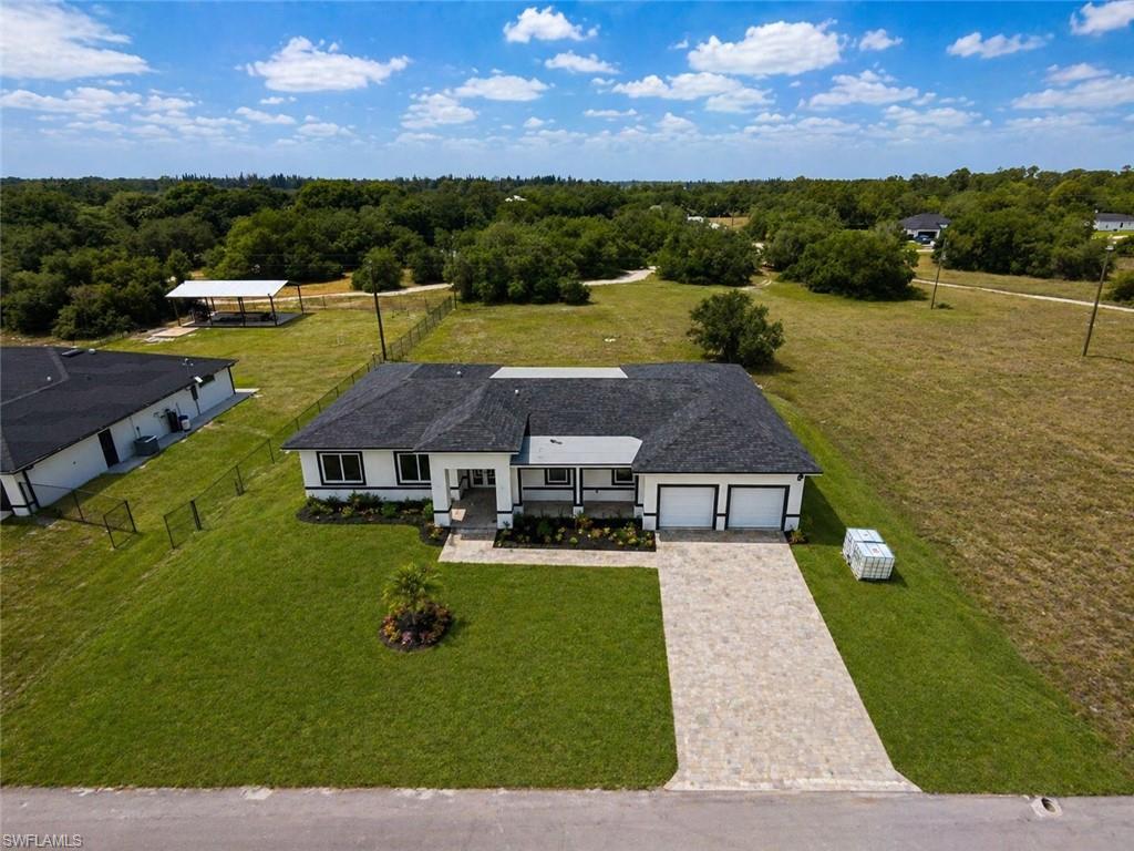 Image digitally enhanced and virtually altered; actual property condition may differ.