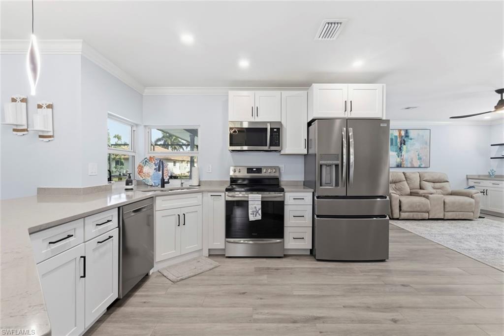 6048 Perthshire LN photo 9