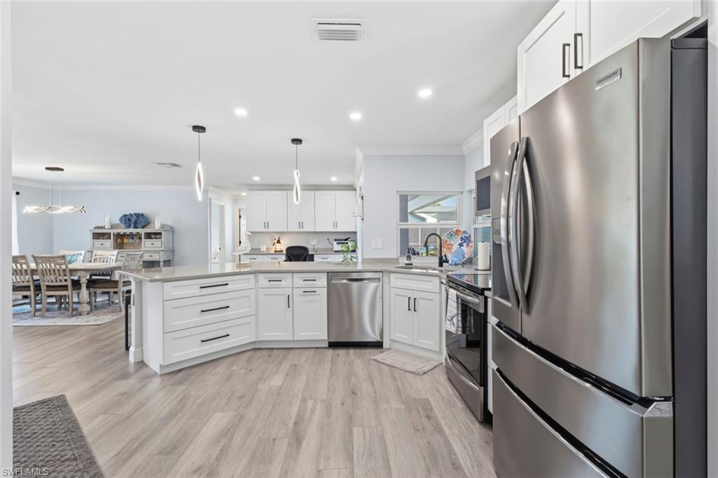 6048 Perthshire LN photo 10