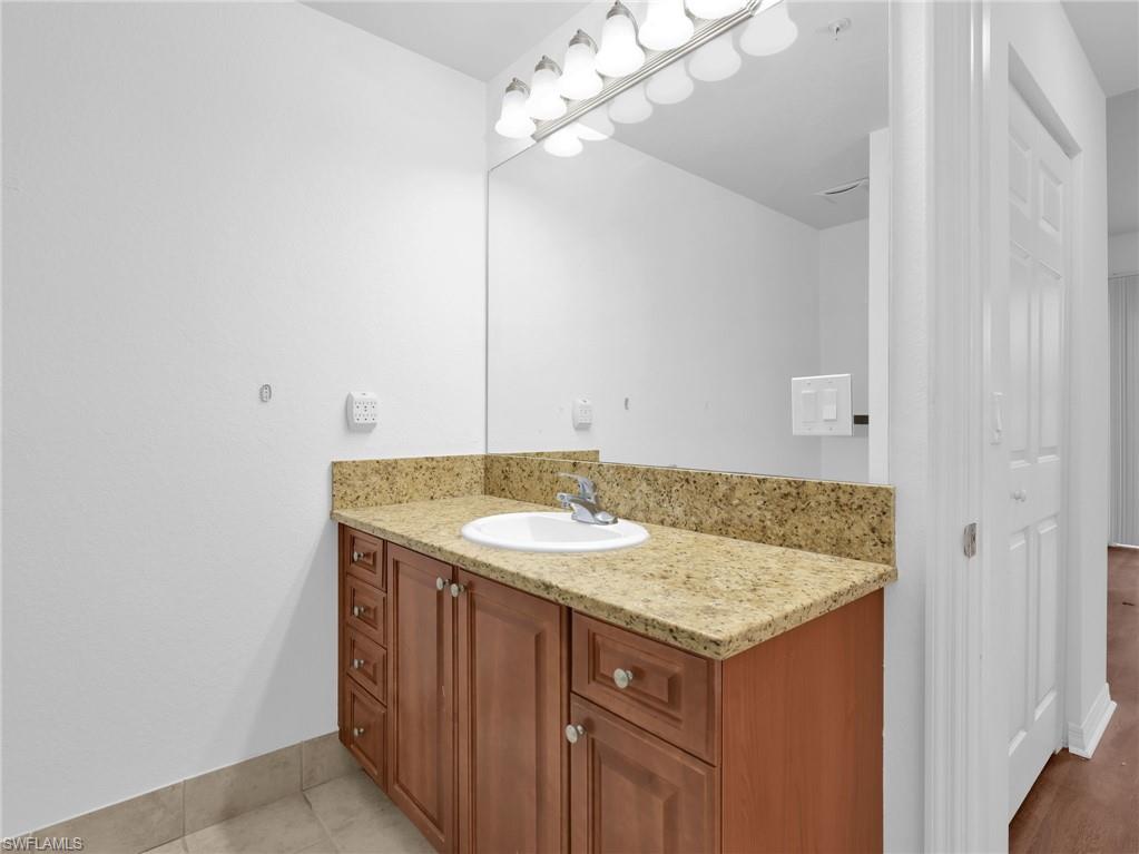 23501 Alamanda DR 102 photo 12