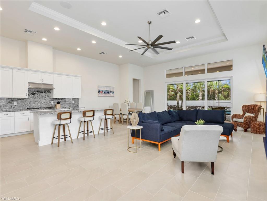 9288 Cayman DR