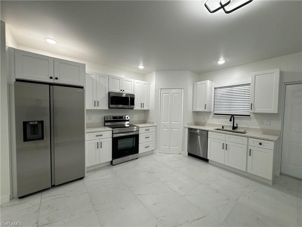 1775 Glenway CT photo 8