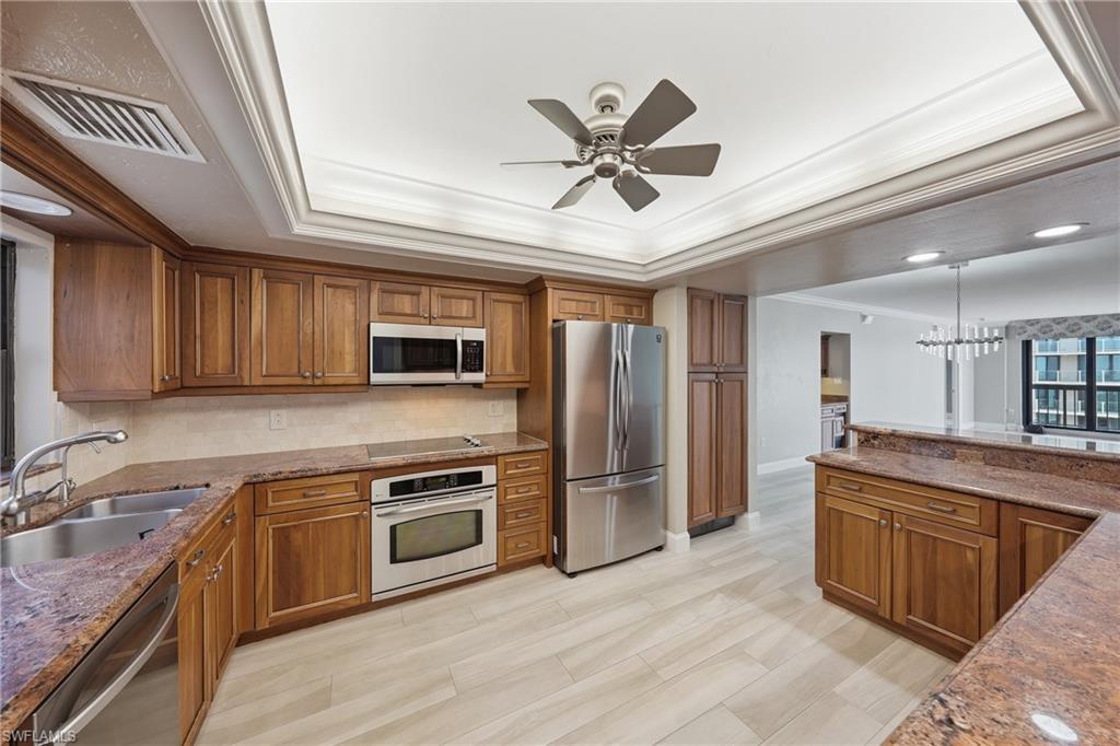 174 Collier BLVD 1105 photo 9
