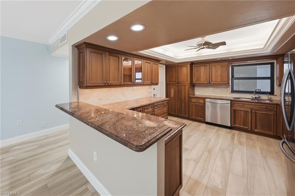174 Collier BLVD 1105 photo 8