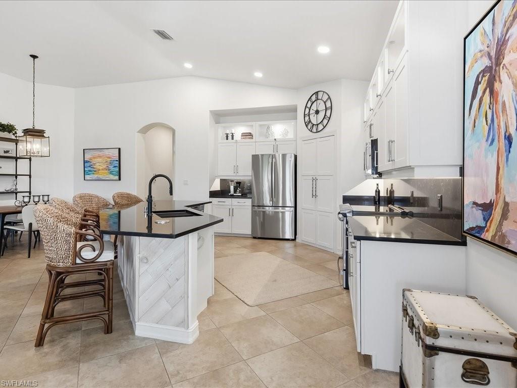1259 Rialto WAY 201 photo 16