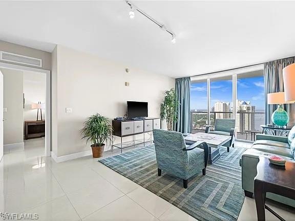 3000 Oasis Grand BLVD 2402 photo 6