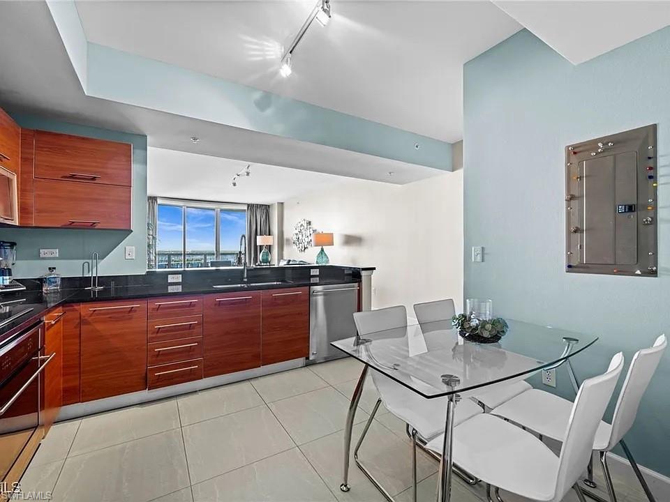 3000 Oasis Grand BLVD 2402 photo 12