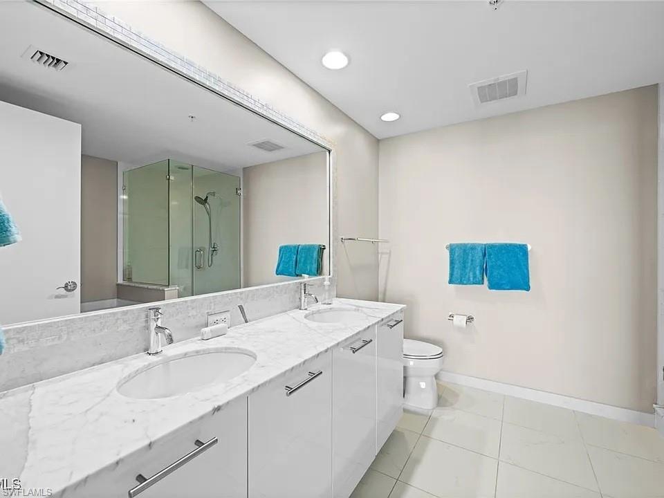 3000 Oasis Grand BLVD 2402 photo 15
